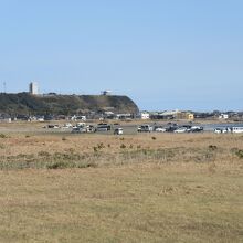 北に刑部岬が見える飯岡海水浴場