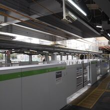 ご存知黄緑色が目印。