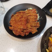 とんかつ、かりっとして美味しい