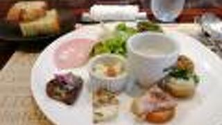 大満足1100円ランチ