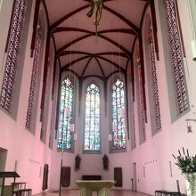 ドイツ騎士団大聖堂のピンク色の内陣