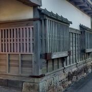 きれいな石の土台上に組まれている建築の完成度の高さはぴか一でした