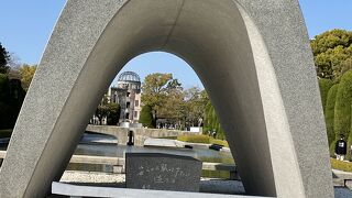 平和を祈らずにいられません。