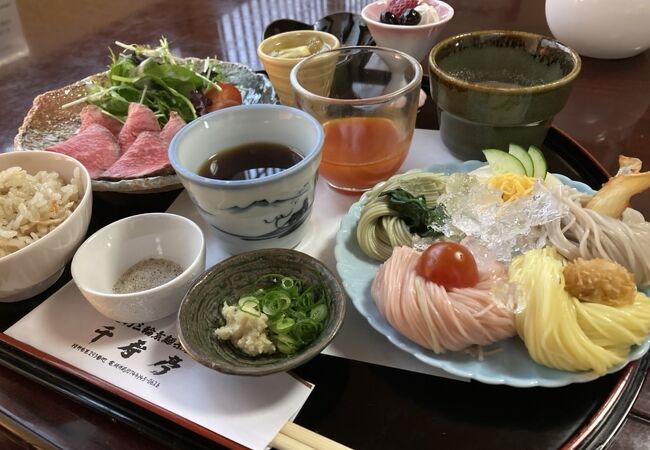 大神神社近くの人気のそうめん屋さん！彩り鮮やかです