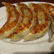 紅虎餃子房へ