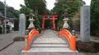 独特な雰囲気の境内