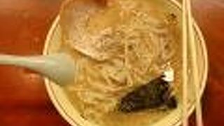 スープには奥深い旨みがあり、絶品に値する味