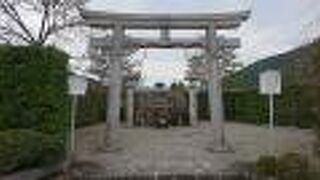 熊野本宮大社近く、熊野川沿いに鎮座している神社