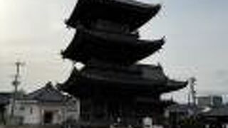 三重塔のある伽藍。