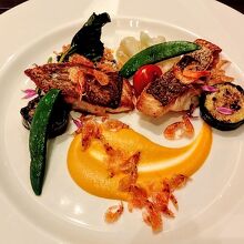 鯛のソテー　桜エビのフリット添え