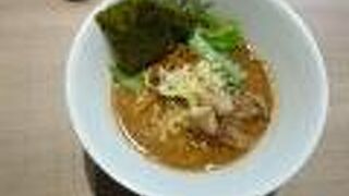 もう一度食べたくなる不思議なラーメン
