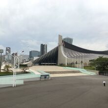 合掌造りのような屋根