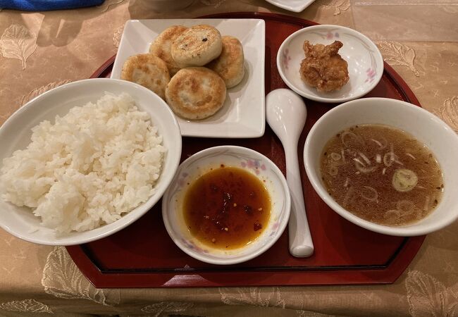 餃籠包定食880円を注文しました。