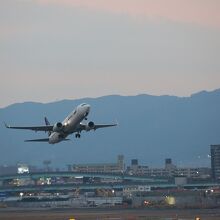 迫力あるテイクオフのシーン