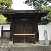 1272年親鸞聖人の末娘・覚信尼が、この地に廟堂を創建