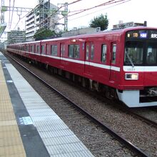 上下のエアポート急行は東神奈川ですれ違います