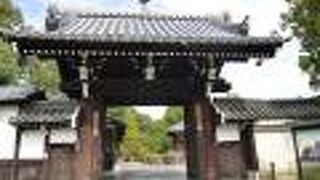 那須与一のお墓があります。