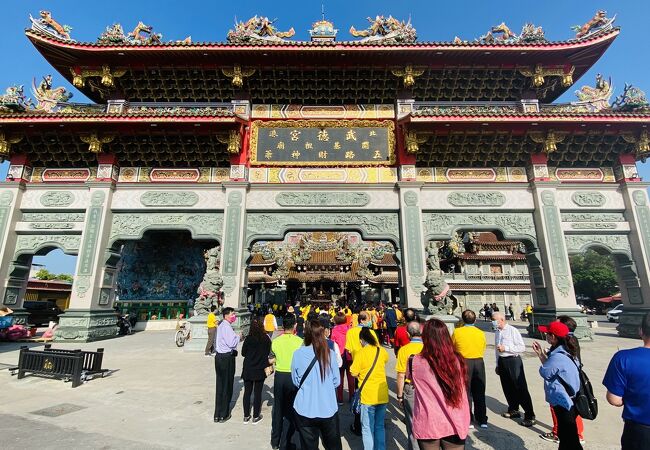 台湾で最大の財神廟