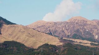 阿蘇中岳火口の噴煙