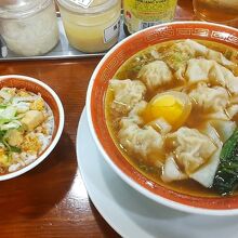 雲吞麺と麻婆飯