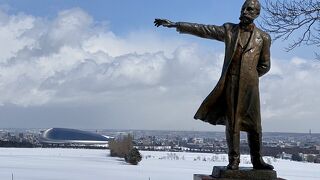 クラーク博士像