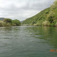 あんまり遠くまで行くと戻れないので監視員に引き返すように