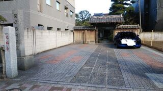 境内の庭木が充実した寺院