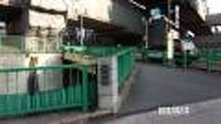 古川にかかる橋の一つです。