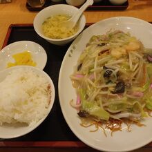皿うどん定食(1100円)