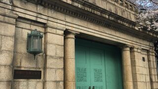 重厚感ある建物