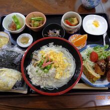 郷土料理とか、鶏ソーメンは3回目です