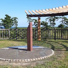 相野釜公園 1号丘てっぺんには、1号丘完成記念碑がありました