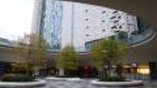 東新宿駅直結の複合商業施設