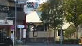 周囲には小さなお寺も多いです