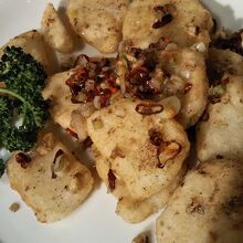 期間限定の山芋の山椒揚げ。旨い。