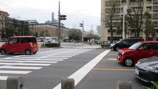 名古屋城前の広い通りです