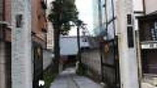 立派な造りの本堂がある寺院