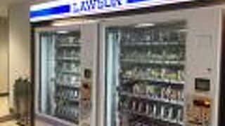 ANAサイドの　奥手にある。