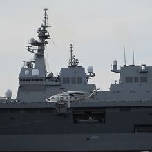 甲板上のヘリコプター