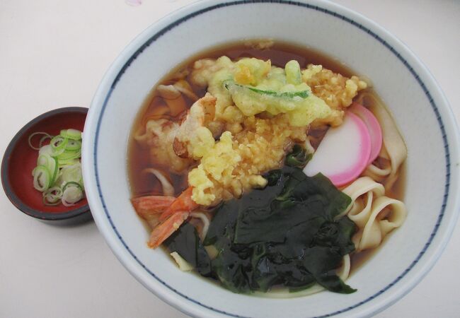 名古屋城内にあるきしめんのお店です