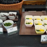 朝食には鶏飯もある
