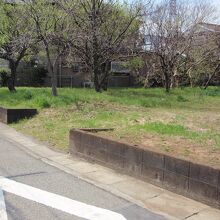 梶原景時館址土塁