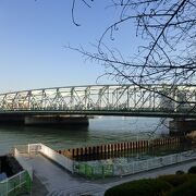 中央区佃と江東区越中島を結ぶ橋