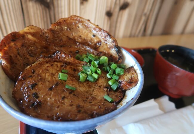 長瀞駅前の豚みそ丼専門店