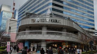 店舗・オフィス・展示場を有する複合ビル