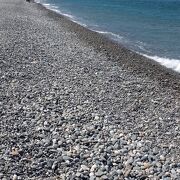 ヒスイは拾えなくても、きれいな海岸