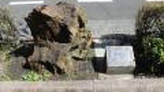 川沿いにはない