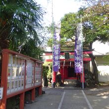 稲荷神社もあります。