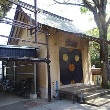 神輿庫です。どんなお神輿か拝見してみたいです。