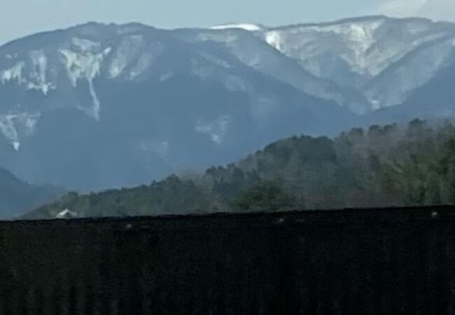 3月の終わりに見た氷ノ山はまだ雪が残っていました。